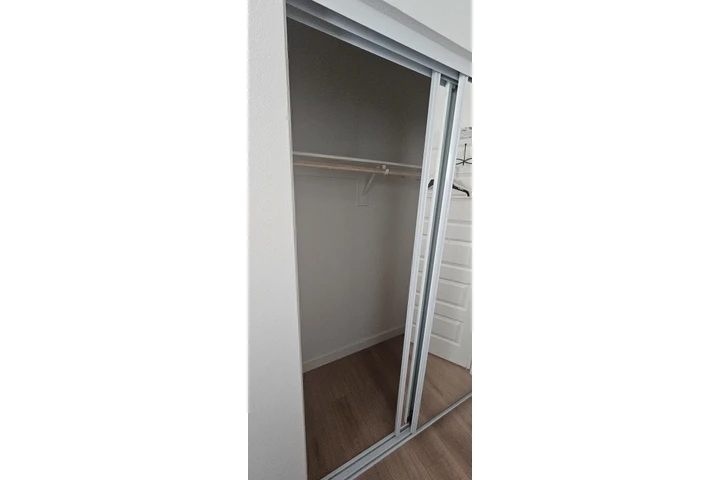 $750 : Nice room  in HESPERIA CA image 7