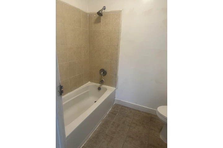 $1200 : Cuarto de Renta Sán Fernando image 2