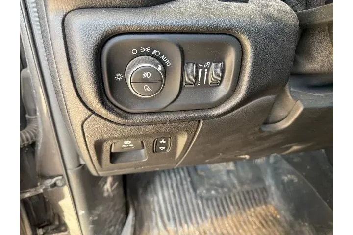 $29714 : Ram 1500 2019 4x2 Rebel 4dr image 10