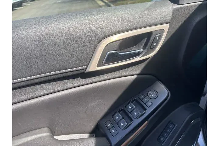 $32000 : GMC Yukon 2018 4x4 Denali 4d image 9