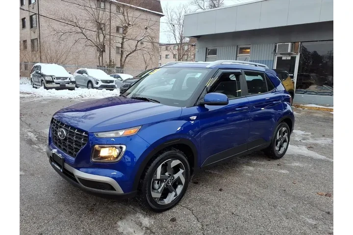 $22480 : Hyundai VENUE 2023 SEL 4dr C image 6