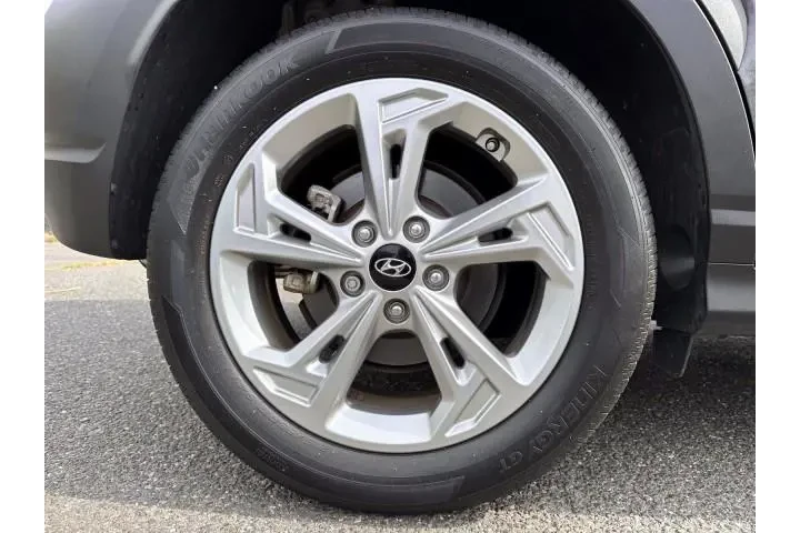 $20998 : Hyundai KONA 2023 AWD SEL 4d image 6