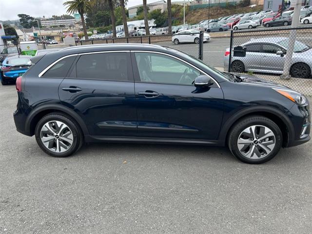 $22500 : Used 2022 Niro EV EX for sale image 4