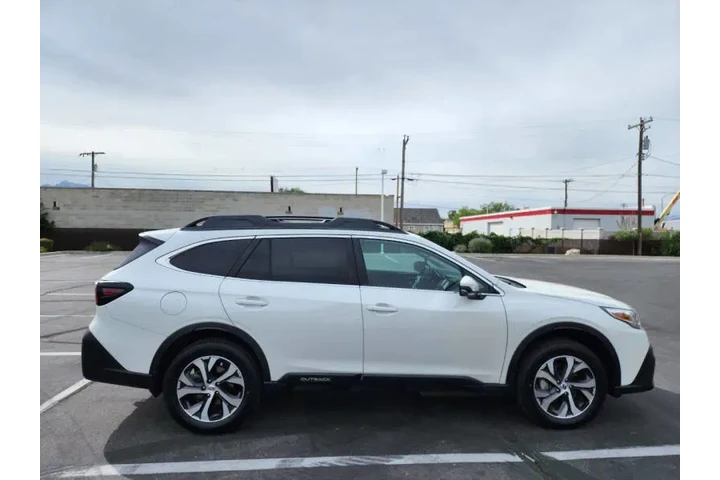 $21900 : 2020 Outback Limited image 10