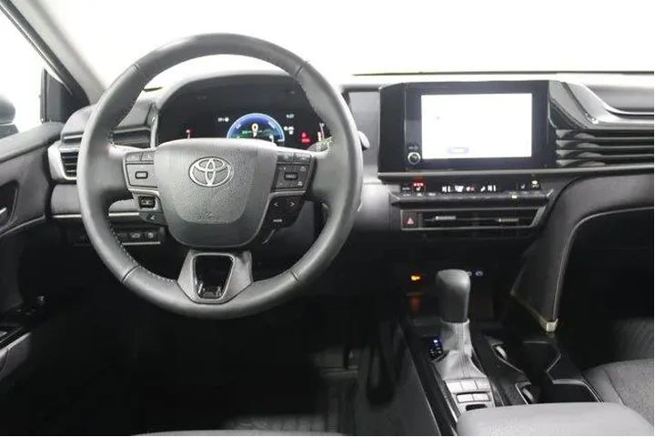 $29436 : Toyota Camry 2025 LE 4dr Sed image 2