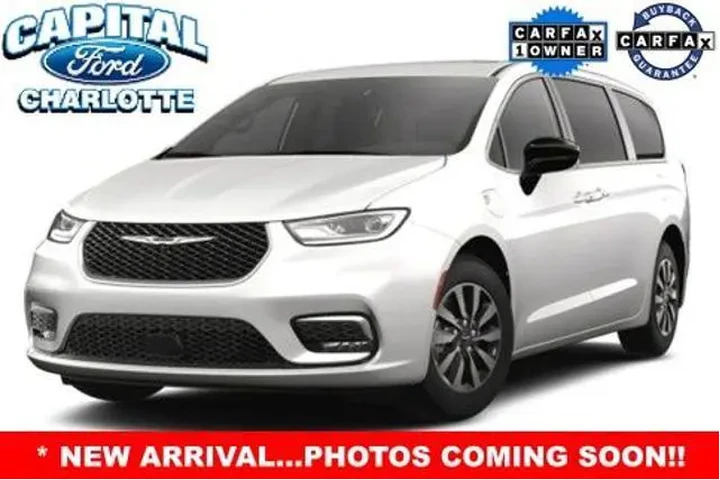 $25999 : Chrysler Pacifica Plug-In Hy image 2