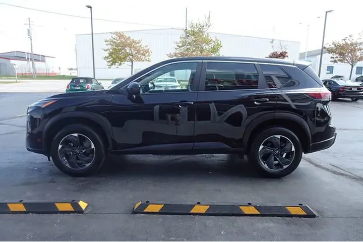 $24999 : 2024 Rogue image 5