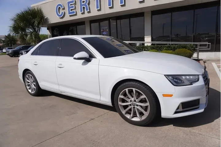 $15788 : Audi A4 2019 Titanium 40 TFS image 1