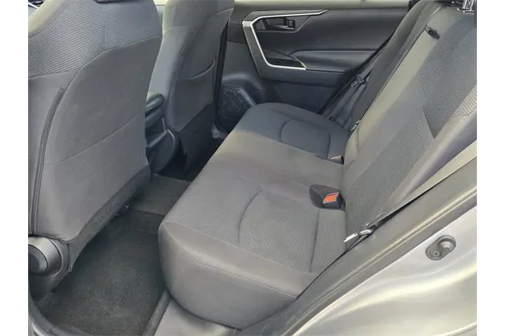 $18697 : Toyota RAV4 2020 LE 4dr SUV image 10