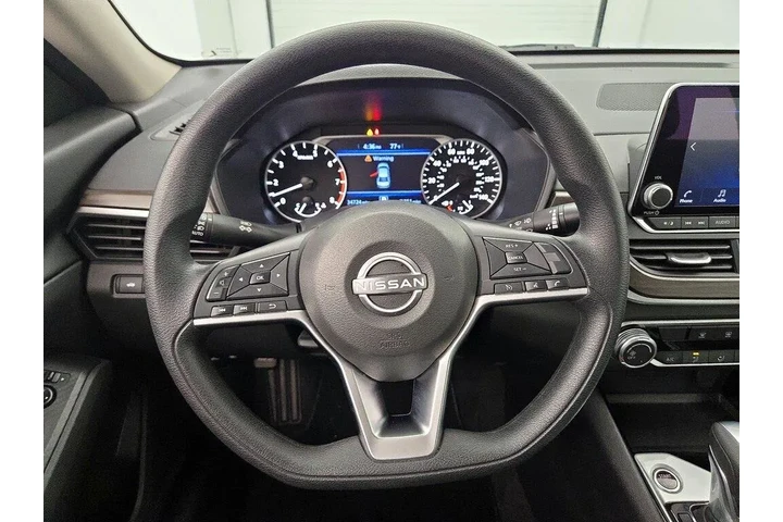 $20998 : Nissan Altima 2024 2.5 SV 4d image 10