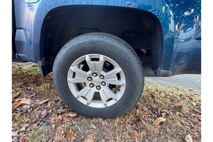 $9500 : 2019 Colorado LT image 3