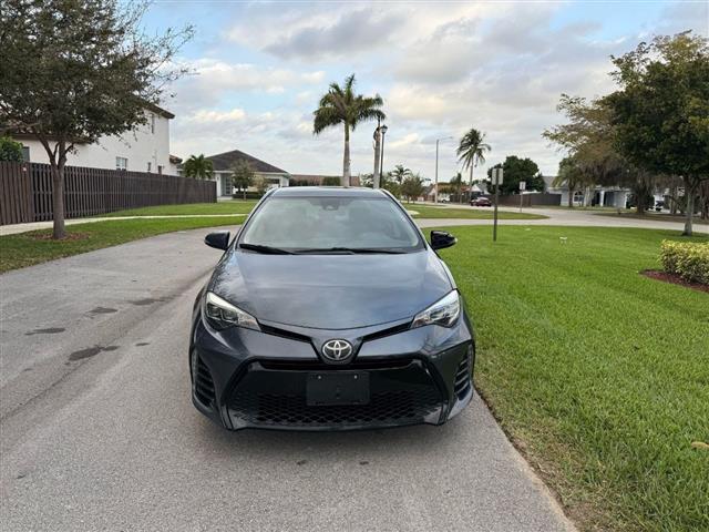 $9600 : Toyota corolla 2019 image 2