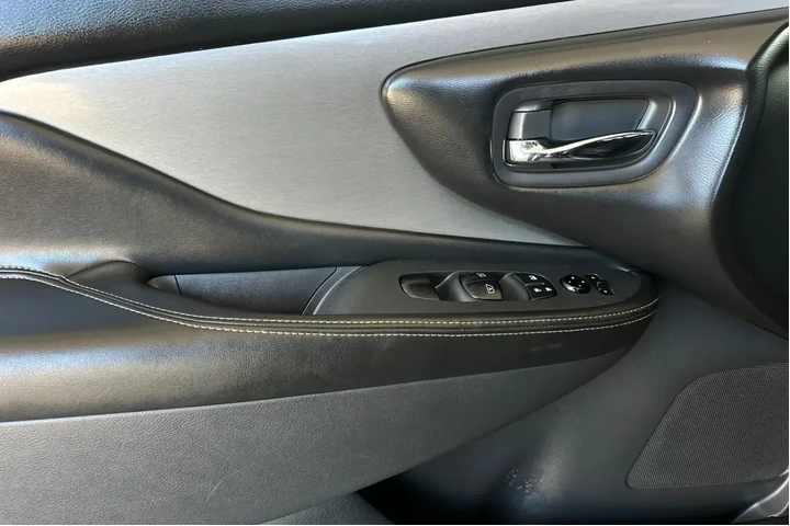 $19900 : Nissan Murano 2021 SV 4dr SU image 10