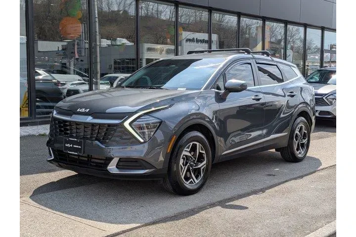 $22895 : Kia Sportage 2024 AWD LX 4dr image 1