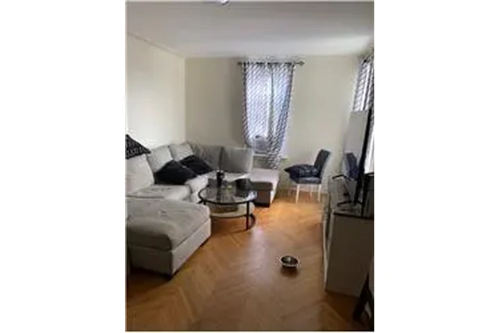 $2150 : Rental property with 1 bedro image 2