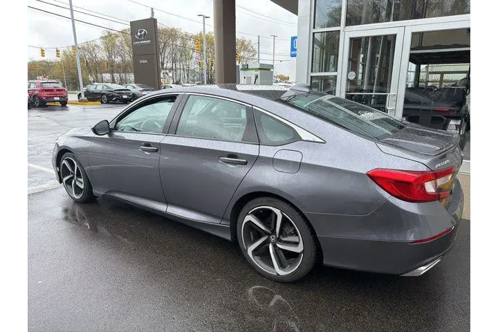 $18299 : Honda Accord 2019 Sport 4dr image 4