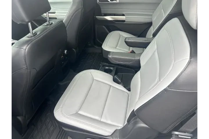 $19449 : Ford Explorer 2021 AWD XLT 4 image 1