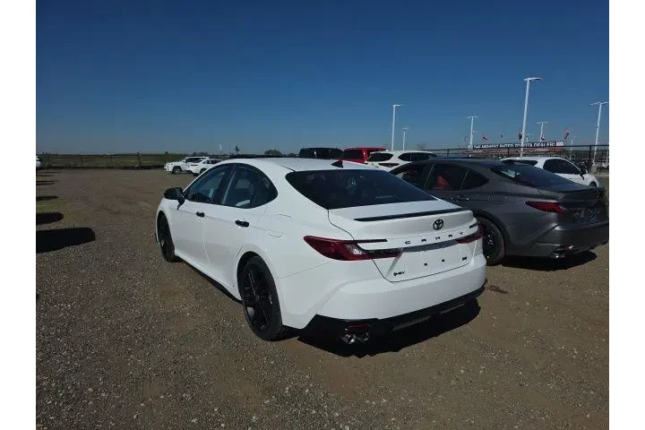 $38900 : Toyota Camry 2026 SE 4dr Sed image 4