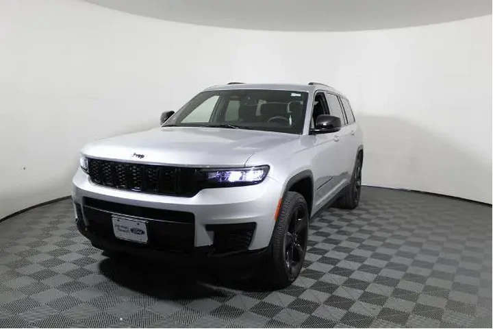 $29800 : Jeep Grand Cherokee L 2023 4 image 4