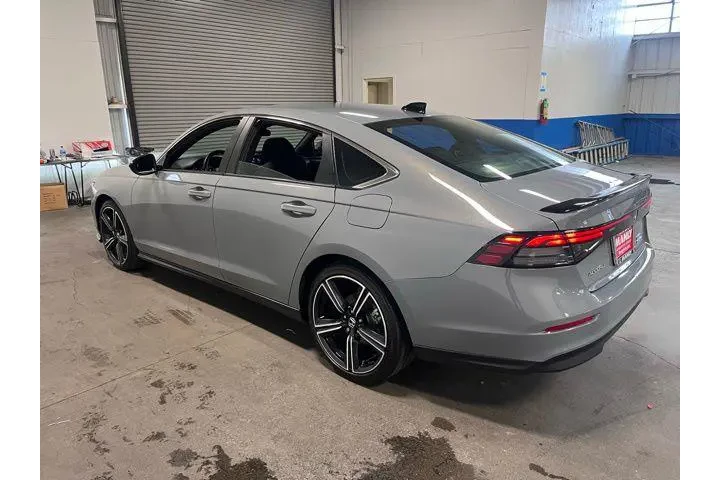$28946 : Honda Accord Hybrid 2024 Spo image 3