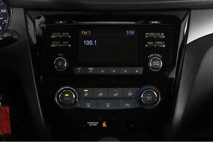 $8242 : Nissan Rogue 2015 S 4dr Cros image 8