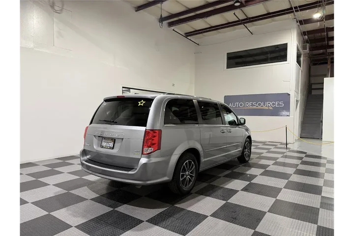 $10949 : Grand Caravan 2017 image 3