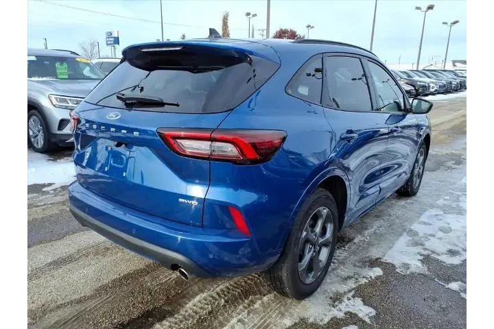$27921 : Ford Escape 2023 AWD ST-Line image 5