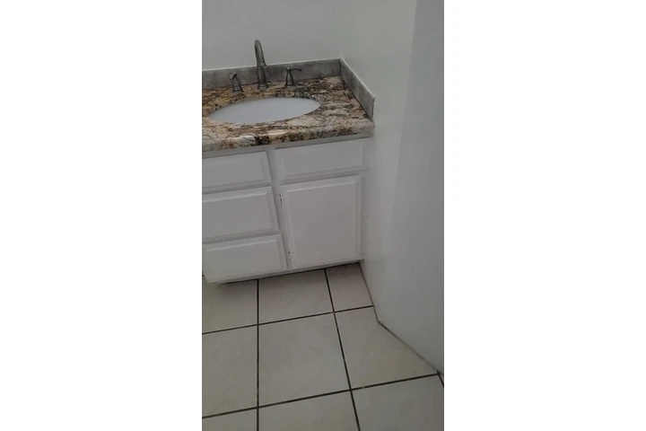 $1400 : Casita pequeña adosada image 10