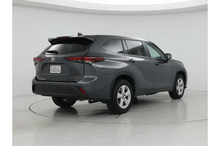 $30998 : Toyota Highlander 2024 LE 4d image 8