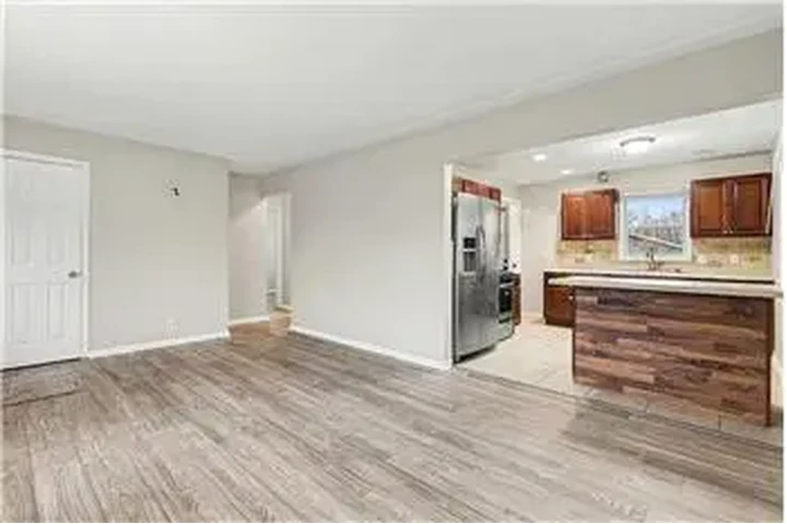 $1000 : Rental property with 2 bedro image 3