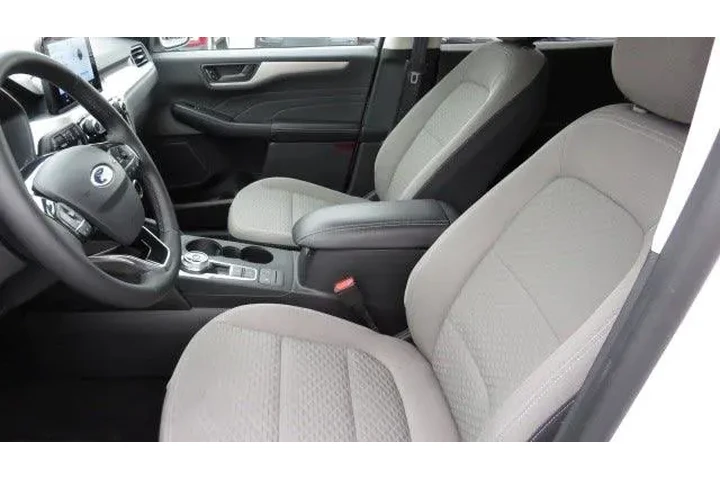 $24179 : Ford Escape 2022 AWD SE 4dr image 4