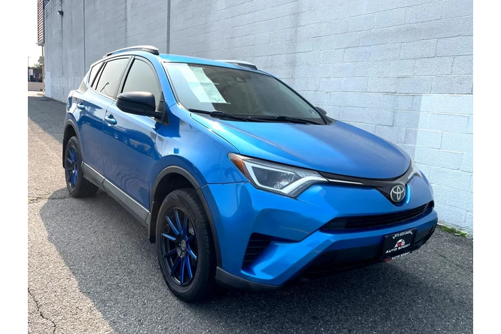 $14998 : 2017 RAV4 LE AWD (Natl) image 8