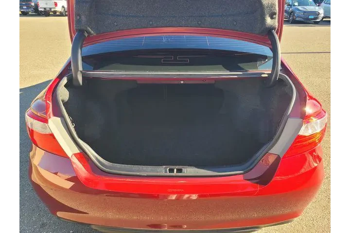 $15699 : Toyota Camry 2016 SE 4dr Sed image 8