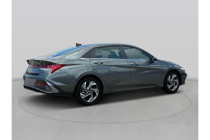 $18420 : Hyundai ELANTRA 2024 SEL 4dr image 8