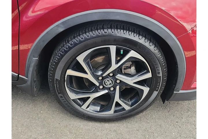$17995 : Toyota C-HR 2018 XLE Premium image 4