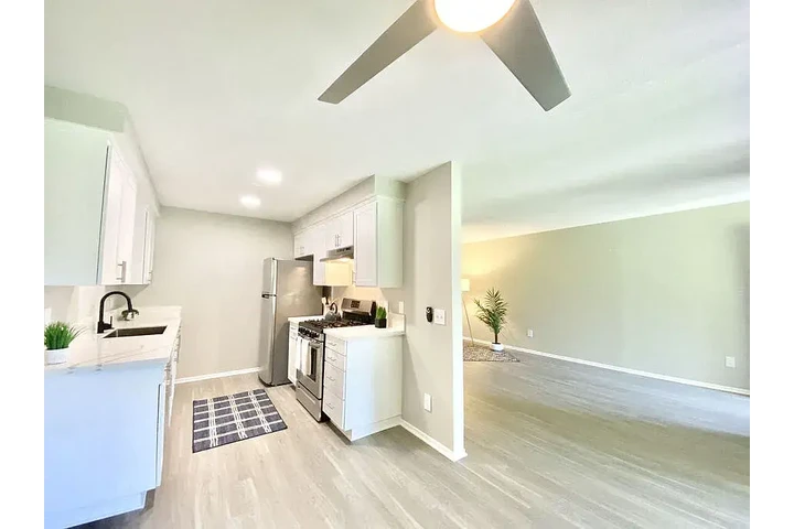 $3600 : 3bedroom 2ba available for ren image 5