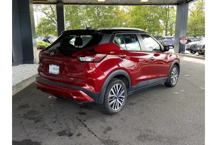 Nissan Kicks 2023 SV 4dr Cro image 5