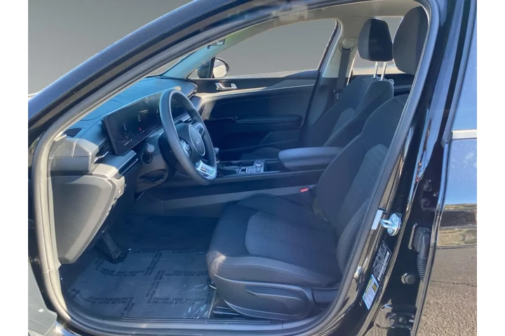 $30797 : Kia K5 2025 LXS 4dr Sedan image 9