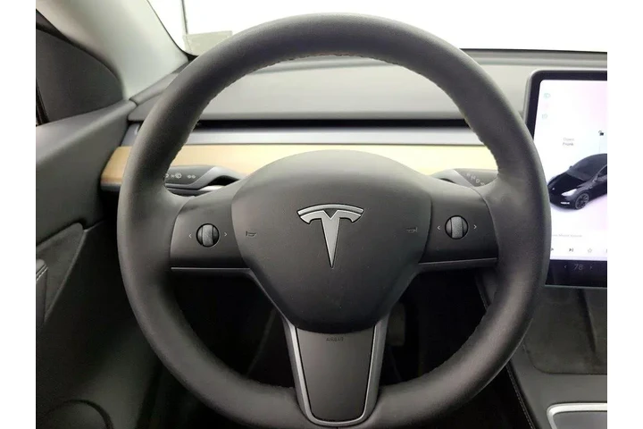 $26998 : Tesla Model Y 2022 AWD Long image 10