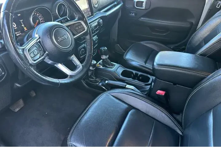 $28595 : Jeep Gladiator 2020 4x4 Over image 10