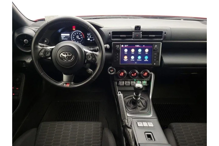 $31998 : Toyota GR86 2024 2dr Coupe 6 image 9