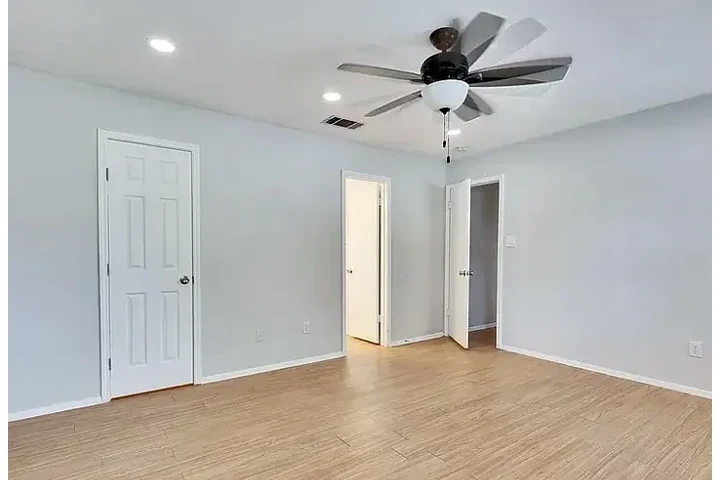 $1450 : HOUSE RENT AVAILABLE AUSTIN TX image 4