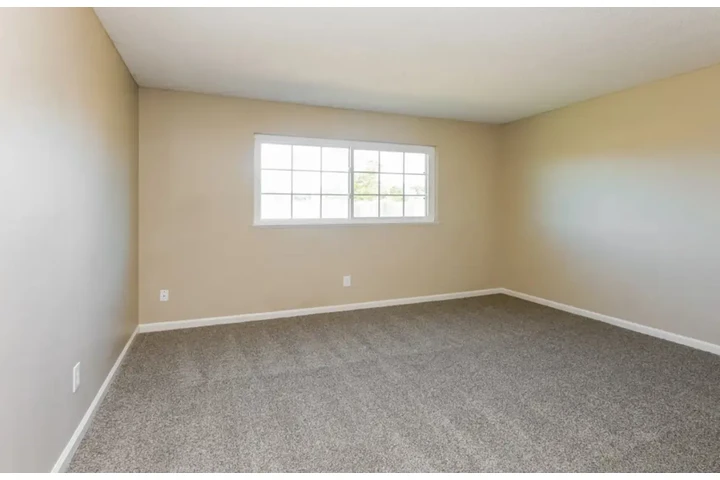 $2145 : 2 Bed 2 Bath In Los Angeles image 9