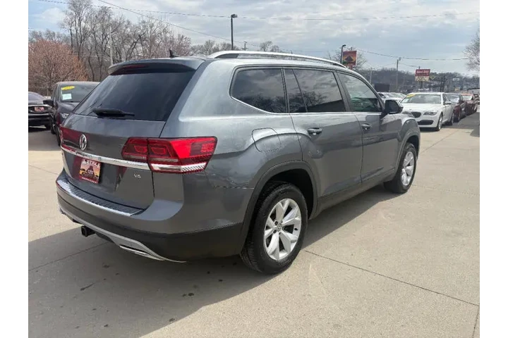 $11950 : 2019 Atlas V6 SE image 5