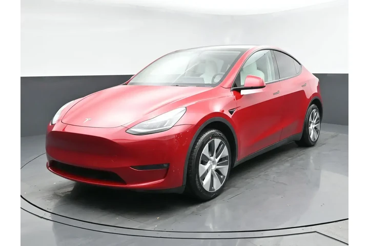 $29952 : Tesla Model Y 2023 AWD 4dr C image 1