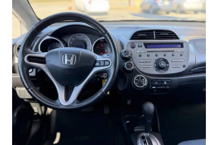 2009 Fit Sport image 10