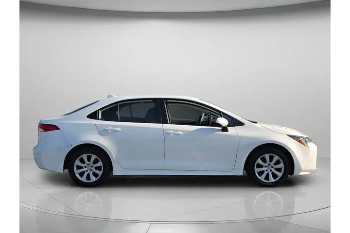 $17991 : Toyota Corolla 2021 LE 4dr S image 7