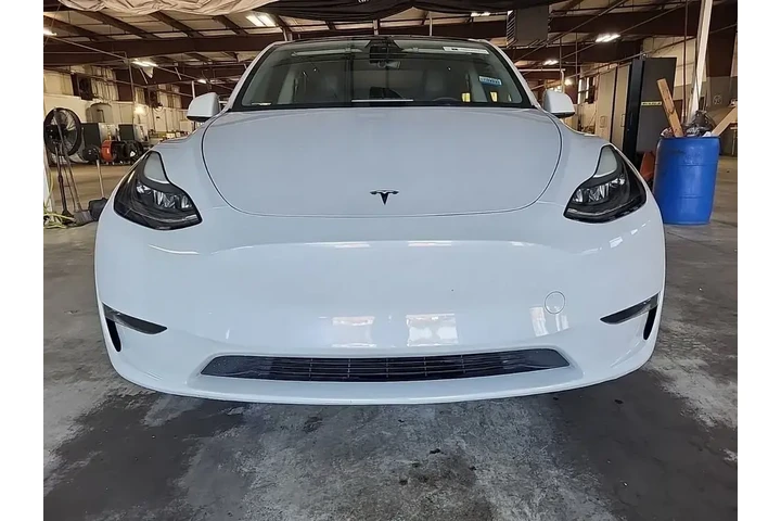 $28990 : Tesla Model Y 2023 AWD 4dr C image 2