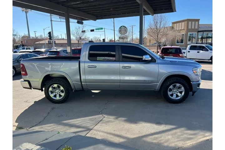 2019 RAM 1500 Laramie Crew Ca image 3