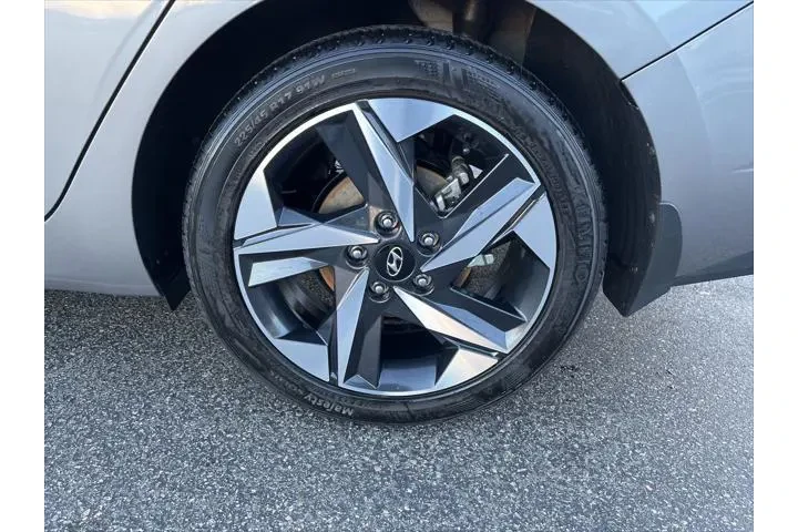 $20641 : Hyundai ELANTRA 2023 image 10